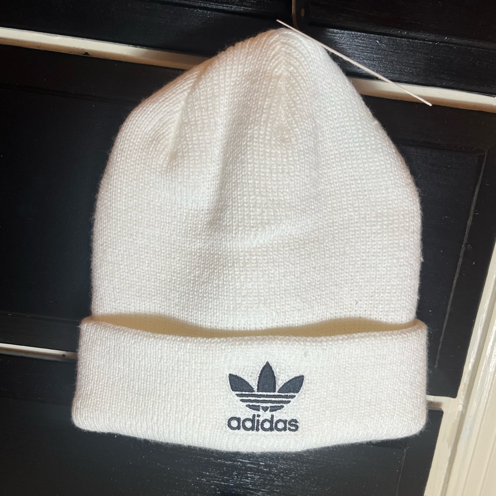 ADIDAS Trefoil White Beanie (Brand New)